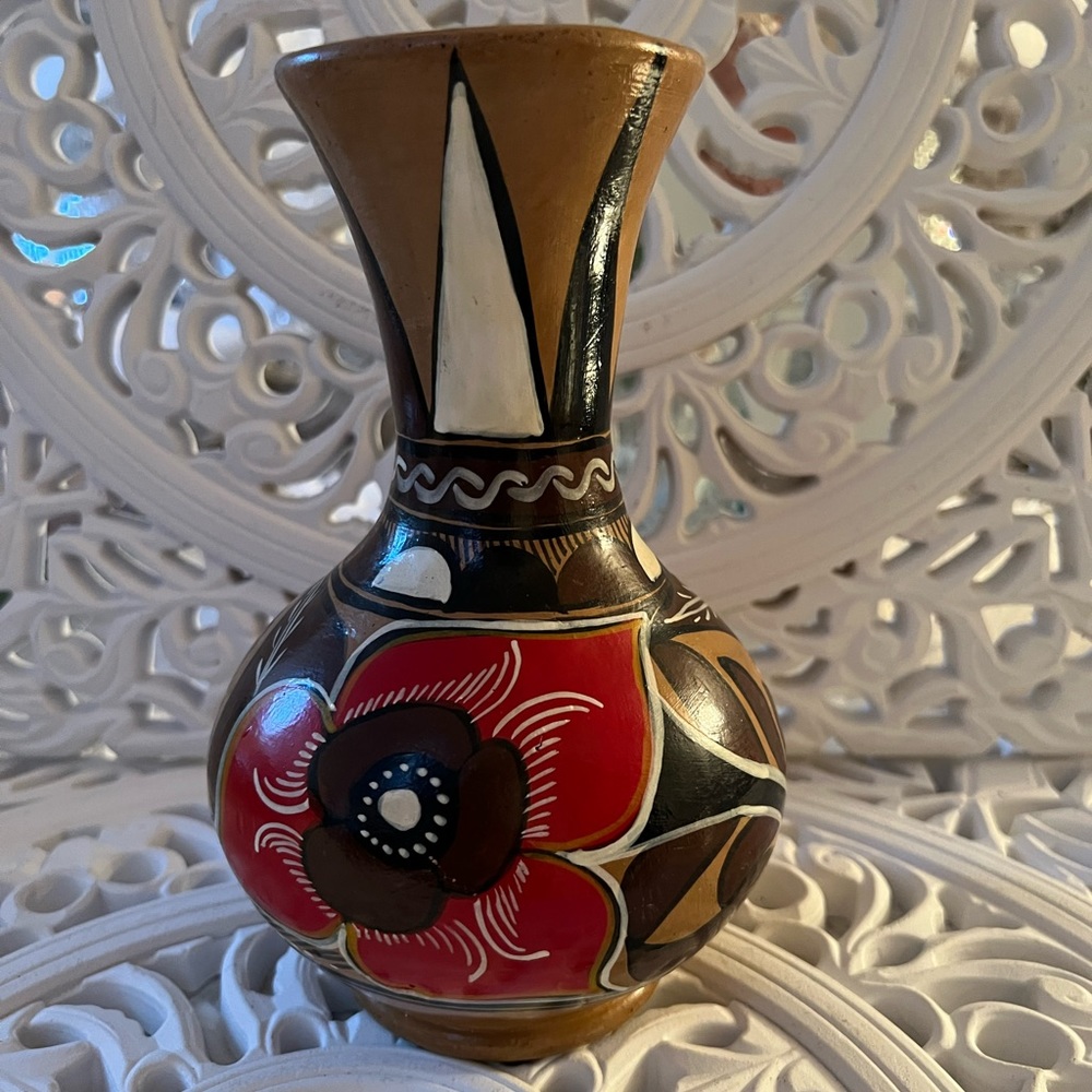 Mexican Pottery hand painted signed Vase 🌺